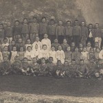 Žiaci základnej školy na Bielom Potoku zo školského roku 1927/1928